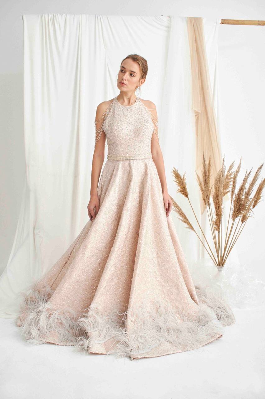 Kasnak İşlemeli Kuş Tüylü Abiye Kiralık