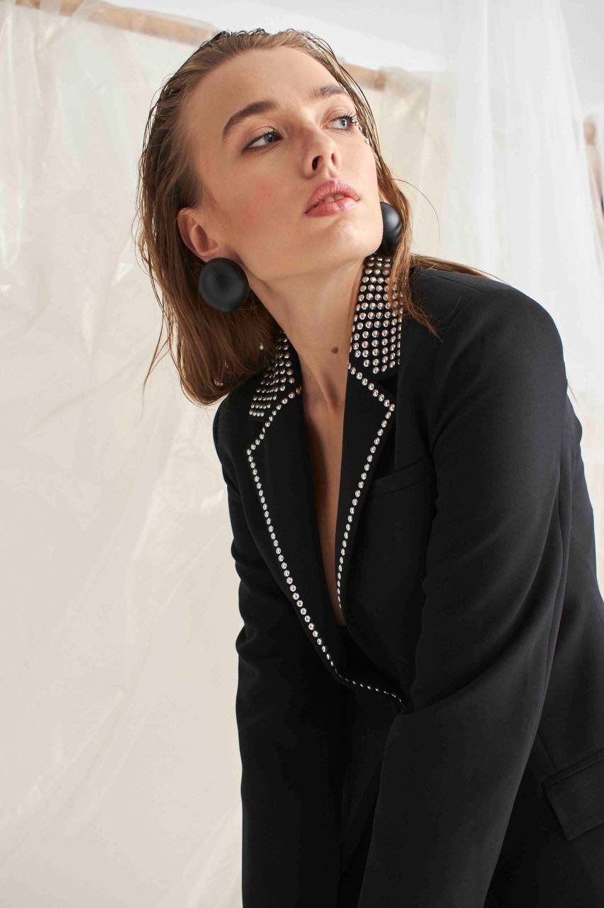 Siyah Zımbalı Blazer Ceket