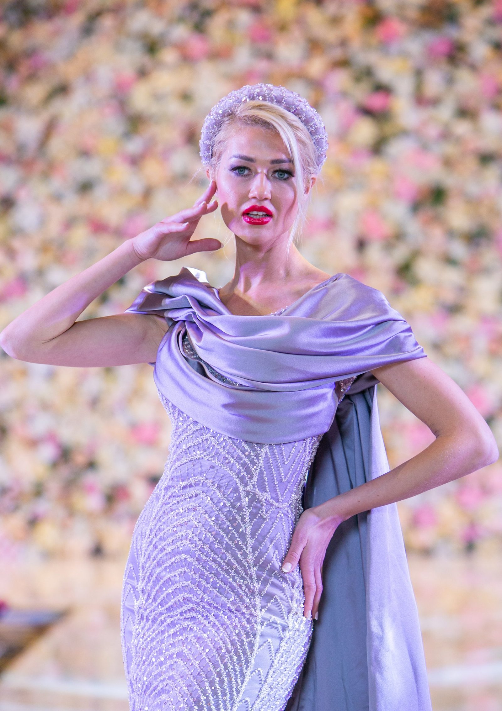 İşlemeli Pelerinli Lila Uzun Elbise Kiralık