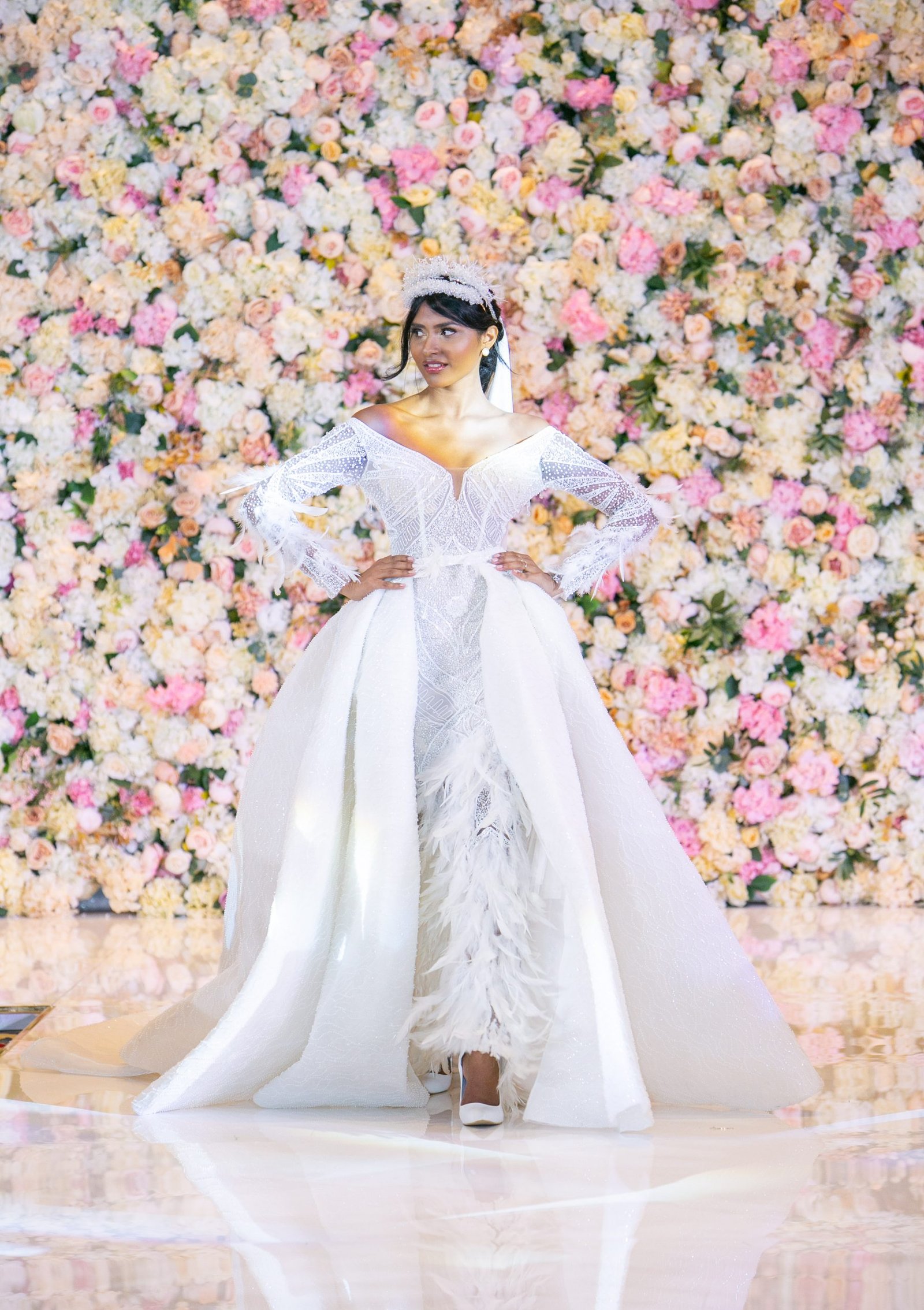 Kasnak İşlemeli Demonte Gelinlik Kiralık